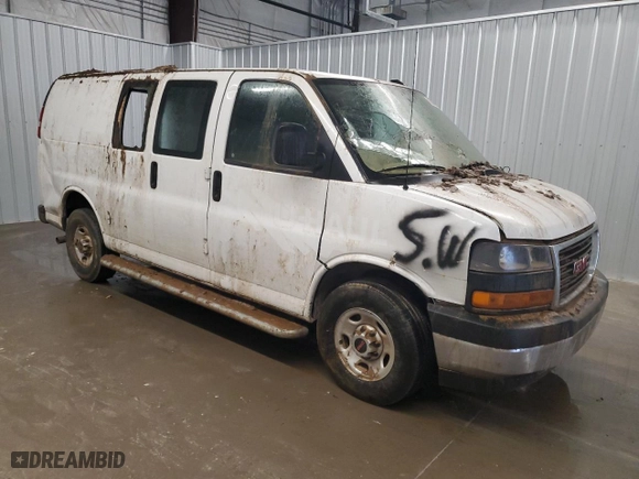 2023 GMC Savana Cargo Van with VIN 1GTW7AFP2P1138790, listed as a Copart auction lot 83101054 with 0 mi miles and Salvage Title. Bid and sale history available at carsss.com. Image 4.