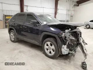 2021 Toyota RAV4 XLE with VIN 2T3W1RFV7MW133029, listed as a Copart auction lot 47130625 with 42,492 mi miles and Salvage Title. Bid and sale history available at carsss.com. Image 4.