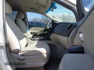 2016 Kia Sedona L with VIN KNDMA5C17G6103195, listed as a IAAI auction lot 41663528 with 322,257 mi miles. Bid and sale history available at carsss.com. Image 5.