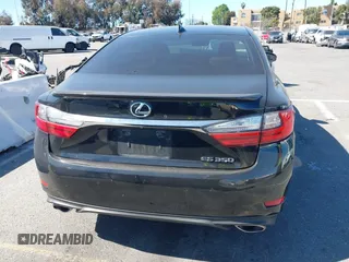 2018 Lexus ES with VIN 58ABK1GG7JU091598, listed as a IAAI auction lot 41712081 with 155,015 mi miles. Bid and sale history available at carsss.com. Image 15.