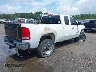 2007 GMC Sierra 2500HD SLT z VIN 1GTHK29607E518459, wystawiony jako IAAI lot #40120837 z przebiegiem 287 407 mil mil oraz . Historia ofert i sprzedaży dostępna na DreamBid. Obrazek 4.