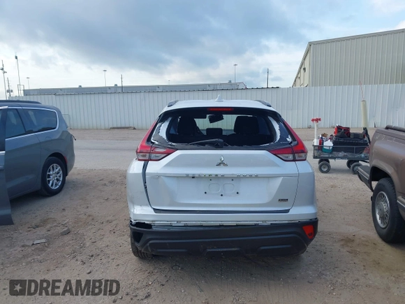 2024 Mitsubishi Eclipse Cross LE z VIN JA4ATVAA2RZ060509, wystawiony jako IAAI lot #42060191 z przebiegiem 13 421 mil mil oraz . Historia ofert i sprzedaży dostępna na DreamBid. Obrazek 15.