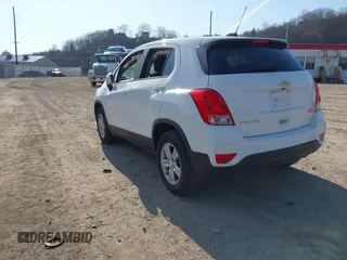 2020 Chevrolet Trax LS with VIN 3GNCJNSB5LL266439, listed as a IAAI auction lot 41763923 with 67,799 mi miles. Bid and sale history available at carsss.com. Image 3.