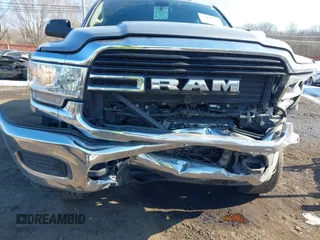 2019 Ram 2500 Big Horn with VIN 3C6UR5JL7KG650270, listed as a IAAI auction lot 41421338 with 107,405 mi miles. Bid and sale history available at carsss.com. Image 6.