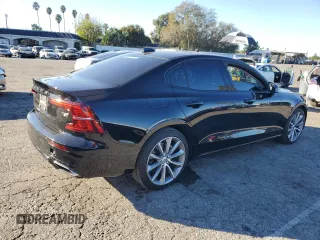 2021 Volvo S60 Momentum with VIN 7JR102TZ1MG112007, listed as a Copart auction lot 38023454 with 34,390 mi miles. Bid and sale history available at carsss.com. Image 3.