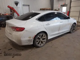 2015 Chrysler 200 C z VIN 1C3CCCEG7FN601806, wystawiony jako IAAI lot #41044329 z przebiegiem 175 728 mil mil oraz . Historia ofert i sprzedaży dostępna na DreamBid. Obrazek 4.