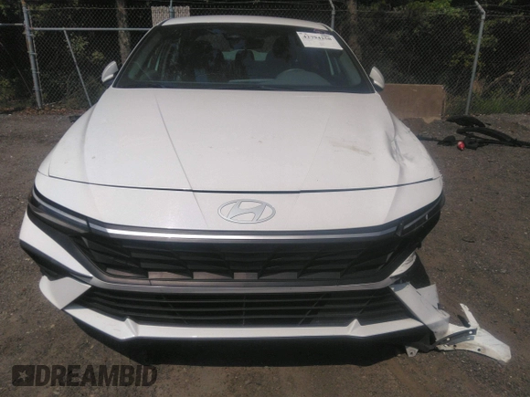 2024 Hyundai Elantra SEL z VIN KMHLM4DG8RU678626, wystawiony jako IAAI lot #42794258 z przebiegiem 53 871 mil mil oraz . Historia ofert i sprzedaży dostępna na DreamBid. Obrazek 12.