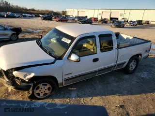 2000 Chevrolet Silverado 1500 LS with VIN 2GCEK19T2Y1267479, listed as a Copart auction lot 86882584 with 242,032 mi miles and Salvage Title. Bid and sale history available at carsss.com. Image 1.