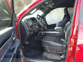 2020 Ram 2500 Laramie z VIN 3C6UR5FL5LG167208, wystawiony jako IAAI lot #41035465 z przebiegiem 206 427 mil mil oraz . Historia ofert i sprzedaży dostępna na DreamBid. Obrazek 5.