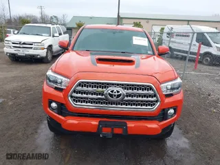 2017 Toyota Tacoma SR5 with VIN 5TFCZ5AN6HX121144, listed as a IAAI auction lot 41666728 with 85,176 mi miles. Bid and sale history available at carsss.com. Image 12.