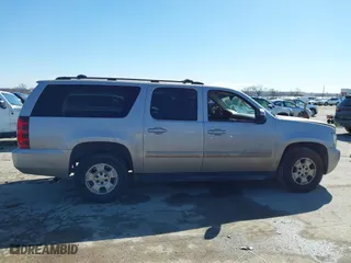 2007 Chevrolet Suburban LTZ with VIN 3GNFC16037G200947, listed as a IAAI auction lot 41699274 with 217,182 mi miles. Bid and sale history available at carsss.com. Image 13.