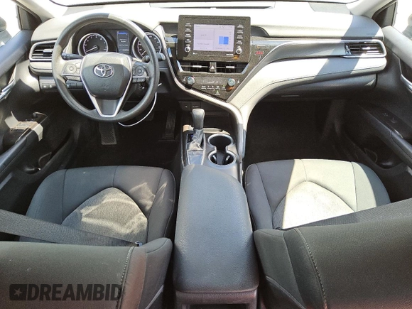 2024 Toyota Camry LE z VIN 4T1C11AK7RU852217, wystawiony jako Copart lot #57436885 z przebiegiem 45 828 mil mil oraz Czysty tytuł • Clean title. Historia ofert i sprzedaży dostępna na DreamBid. Obrazek 8.