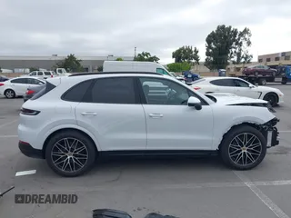 2024 Porsche Cayenne z VIN WP1AA2AY6RDA14314, wystawiony jako IAAI lot #42439986 z przebiegiem 3 212 mil mil oraz . Historia ofert i sprzedaży dostępna na DreamBid. Obrazek 14.