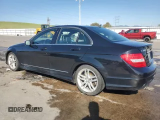 2013 Mercedes-Benz C 300 Sport z VIN WDDGF8AB7DR245588, wystawiony jako Copart lot #58091295 z przebiegiem 90 242 mil mil oraz Szkoda całkowita • Salvage title. Historia ofert i sprzedaży dostępna na DreamBid. Obrazek 2.