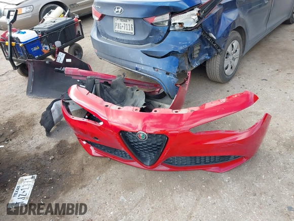2020 Alfa Romeo Giulia z VIN ZARFAMAN3L7625180, wystawiony jako IAAI lot #41517401 z przebiegiem 43 010 mil mil oraz . Historia ofert i sprzedaży dostępna na DreamBid. Obrazek 12.