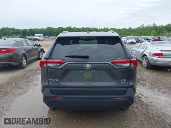 2024 Toyota RAV4 XLE Premium z VIN 2T3A1RFV9RC411142, wystawiony jako IAAI lot #42319590 z przebiegiem 18 585 mil mil oraz . Historia ofert i sprzedaży dostępna na DreamBid. Obrazek 16.