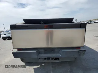2024 Tesla Cybertruck z VIN 7G2CEHED4RA036923, wystawiony jako Copart lot #51940765 z przebiegiem 7 393 mil mil oraz Szkoda całkowita • Salvage title. Historia ofert i sprzedaży dostępna na DreamBid. Obrazek 6.