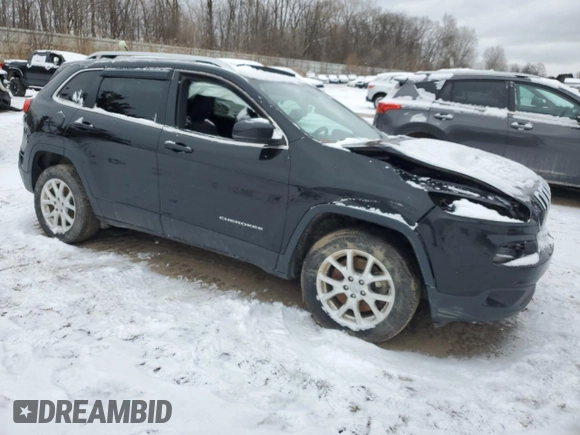 2017 Jeep Cherokee Latitude with VIN 1C4PJLCS3HW577804, listed as a Copart auction lot 86974364 with 92,744 mi miles and Clean Title. Bid and sale history available at carsss.com. Image 4.