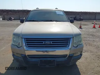 2007 Ford Explorer XLT z VIN 1FMEU63E97UA35137, wystawiony jako IAAI lot #42690035 z przebiegiem 199 962 mil mil oraz . Historia ofert i sprzedaży dostępna na DreamBid. Obrazek 6.