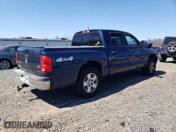 2005 Dodge Dakota SLT z VIN 1D7HW48N05S181997, wystawiony jako Copart lot #50633275 z przebiegiem 127 002 mil mil oraz Szkoda całkowita • Salvage title. Historia ofert i sprzedaży dostępna na DreamBid. Obrazek 3.