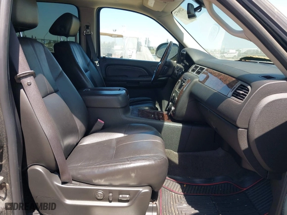 2008 GMC Yukon Denali with VIN 1GKFK63848J210877, listed as a IAAI auction lot 42096972 with 144,467 mi miles. Bid and sale history available at carsss.com. Image 5.