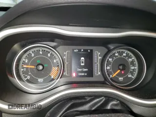 2015 Jeep Cherokee Latitude with VIN 1C4PJMCS1FW601438, listed as a Copart auction lot 48332875 with 135,380 mi miles and Salvage Title. Bid and sale history available at DreamBid. Image 9.