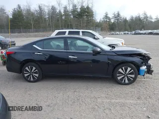 2019 Nissan Altima SL with VIN 1N4BL4EW2KC208389, listed as a IAAI auction lot 41263246 with 51,329 mi miles and . Bid and sale history available at carsss.com. Image 14.