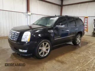 2007 Cadillac Escalade with VIN 1GYFK638X7R385771, listed as a Copart auction lot 52138965 with 172,447 mi miles and Salvage Title. Bid and sale history available at carsss.com. Image 1.