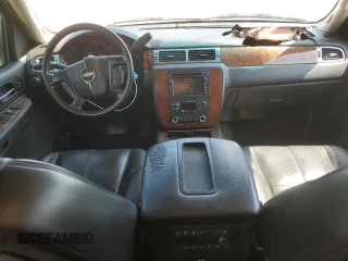2007 Chevrolet Suburban LTZ z VIN 3GNFC16047G245511, wystawiony jako Copart lot #55288075 z przebiegiem 277 516 mil mil oraz Szkoda całkowita • Salvage title. Historia ofert i sprzedaży dostępna na DreamBid. Obrazek 8.