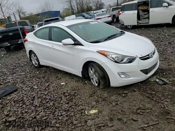 2013 Hyundai Elantra GLS z VIN 5NPDH4AE1DH424095, wystawiony jako Copart lot #52617945 z przebiegiem Nie podano mil oraz Szkody całkowita. Historia ofert i sprzedaży dostępna na DreamBid. Obrazek 11.