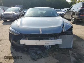 2022 Audi e-tron GT Premium Plus z VIN WAUCJBFW2N7004693, wystawiony jako Copart lot #68906384 z przebiegiem Nie podano mil oraz Szkody całkowita. Historia ofert i sprzedaży dostępna na DreamBid. Obrazek 5.