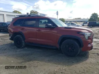 2024 Toyota Sequoia SR5 with VIN 7SVAAABA5RX021773, listed as a Copart auction lot 72173374 with 17,877 mi miles and Salvage Title. Bid and sale history available at carsss.com. Image 4.