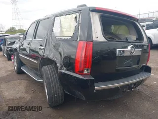 2007 Cadillac Escalade with VIN 1GYFK63867R414621, listed as a IAAI auction lot 42038734 with 1 mi miles. Bid and sale history available at carsss.com. Image 3.