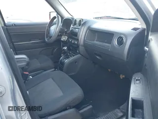 2010 Jeep Patriot Sport z VIN 1J4NF2GB2AD547301, wystawiony jako IAAI lot #41800894 z przebiegiem 147 351 mil mil oraz . Historia ofert i sprzedaży dostępna na DreamBid. Obrazek 5.