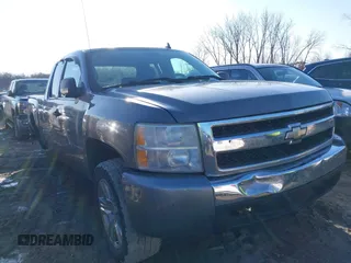 2007 Chevrolet Silverado 1500 1LT with VIN 1GCEK19J77E504141, listed as a IAAI auction lot 41719835 with 237,143 mi miles and . Bid and sale history available at DreamBid. Image 1.