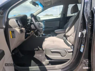 2017 Kia Sportage LX z VIN KNDPMCAC3H7156999, wystawiony jako Copart lot #54915525 z przebiegiem 62 909 mil mil oraz Szkoda całkowita • Salvage title. Historia ofert i sprzedaży dostępna na DreamBid. Obrazek 7.