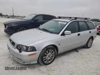 2004 Volvo V40 z VIN YV1VW27594F051818, wystawiony jako Copart lot #75406284 z przebiegiem Nie podano mil oraz Nie do naprawy. Historia ofert i sprzedaży dostępna na DreamBid. Obrazek 1.