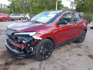 2024 Buick Encore GX Sport Touring z VIN KL4AMDSL2RB008247, wystawiony jako IAAI lot #41924176 z przebiegiem 7 663 mil mil oraz . Historia ofert i sprzedaży dostępna na DreamBid. Obrazek 18.