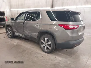 2018 Chevrolet Traverse LT z VIN 1GNEVHKW0JJ166321, wystawiony jako IAAI lot #42014168 z przebiegiem 81 442 mil mil oraz . Historia ofert i sprzedaży dostępna na DreamBid. Obrazek 3.