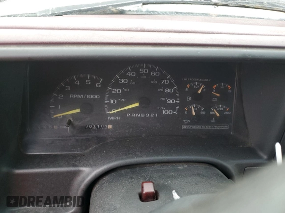 1997 GMC Suburban z VIN 1GKGK26JXVJ715765, wystawiony jako Copart lot #73188284 z przebiegiem 301 101 mil mil oraz Szkoda całkowita • Salvage title. Historia ofert i sprzedaży dostępna na DreamBid. Obrazek 9.