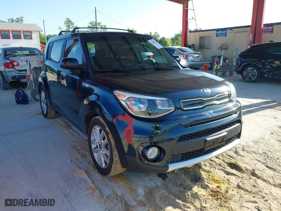 2017 Kia Soul + with VIN KNDJP3A55H7462679, listed as a IAAI auction lot 41985241 with 118,186 mi miles. Bid and sale history available at carsss.com. Image 1.