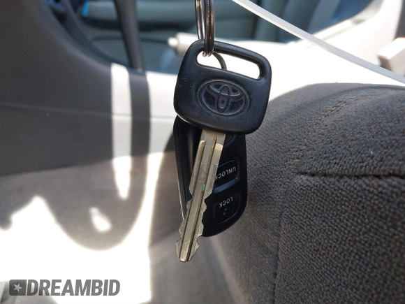 2001 Toyota Camry CE z VIN JT2BG22K210569246, wystawiony jako IAAI lot #41807555 z przebiegiem 79 226 mil mil oraz . Historia ofert i sprzedaży dostępna na DreamBid. Obrazek 11.