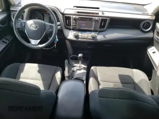 2018 Toyota RAV4 XLE z VIN 2T3WFREV9JW410228, wystawiony jako Copart lot #52987615 z przebiegiem 206 487 mil mil oraz Szkoda całkowita • Salvage title. Historia ofert i sprzedaży dostępna na DreamBid. Obrazek 8.