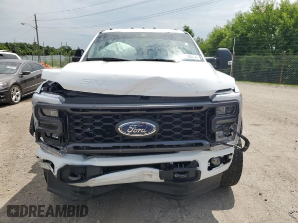 2023 Ford F-250 XL with VIN 1FT8W2BTXPEC34552, listed as a Copart auction lot 65428444 with 39,595 mi miles and Salvage title. Bid and sale history available at DreamBid. Image 5.