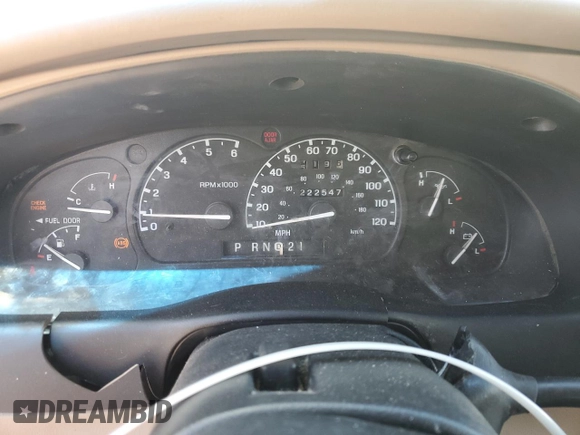 2000 Ford Explorer z VIN 1FMDU62X4YZA34304, wystawiony jako Copart lot #72740164 z przebiegiem 222 547 mil mil oraz Szkoda całkowita • Salvage title. Historia ofert i sprzedaży dostępna na DreamBid. Obrazek 9.