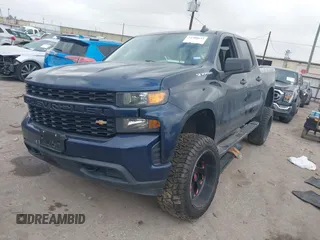 2020 Chevrolet Silverado 1500 Custom with VIN 1GCRWBEHXLZ339073, listed as a IAAI auction lot 41508633 with 90,672 mi miles. Bid and sale history available at carsss.com. Image 2.
