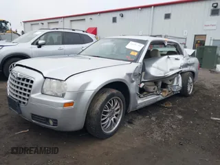 2006 Chrysler 300 Touring with VIN 2C3KK53G36H417291, listed as a IAAI auction lot 41031790 with Not Provided miles and . Bid and sale history available at carsss.com. Image 2.