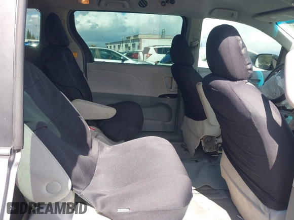 2011 Toyota Sienna with VIN 5TDZK3DC0BS078642, listed as a IAAI auction lot 41802147 with 263,309 mi miles. Bid and sale history available at carsss.com. Image 8.