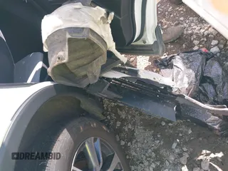 2018 Toyota RAV4 XLE с VIN JTMWFREV9JJ742409, выставлен на аукционе IAAI как лот 42307225 с пробегом 60 738 миль миль и . История ставок и продаж доступна на DreamBid. Изображение 12.