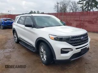 2020 Ford Explorer XLT z VIN 1FMSK7DH5LGB11209, wystawiony jako IAAI lot #41784324 z przebiegiem 26 240 mil mil oraz . Historia ofert i sprzedaży dostępna na DreamBid. Obrazek 1.